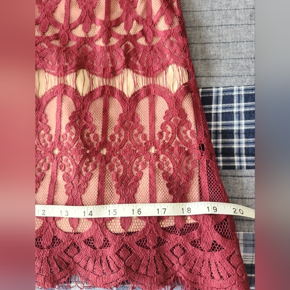 Mock-neck lace top - Picture 13 of 15